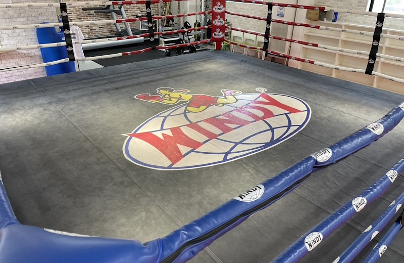 キックボクシングジムのリング